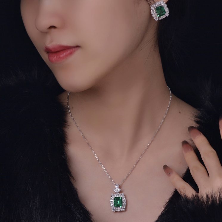 Retro Luxury S925 Sterling Silver 4ct Necklace with Green Nano Diamond and Pearl Chain (9x11 mm) - Image 3