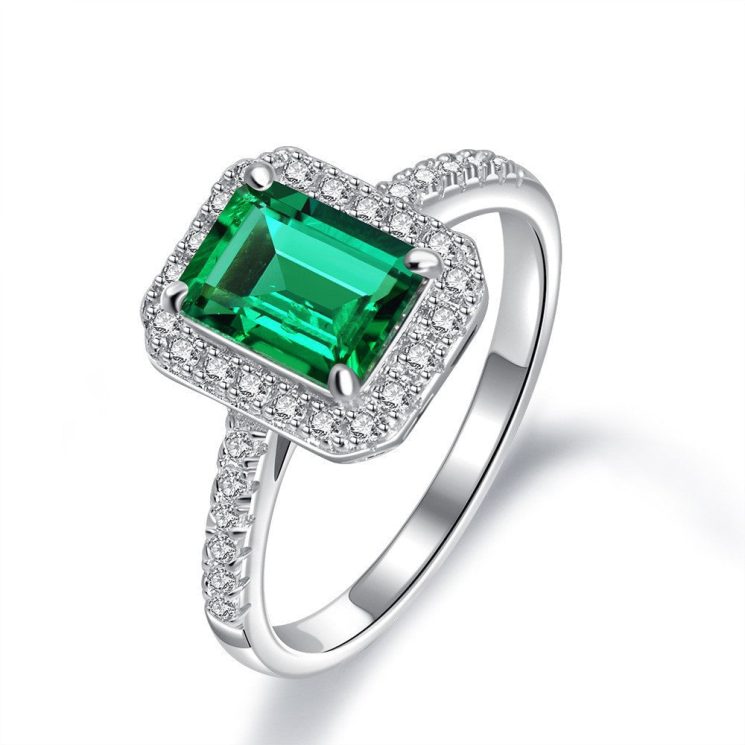 S925 Sterling Silver Women’s Retro Ring with 1.5ct Cultured Emerald - 6x8 All-Match Style