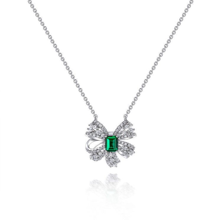 S925 Sterling Silver Luxury Butterfly Necklace with 1.5ct Cultivated Emerald and Diamond Accents