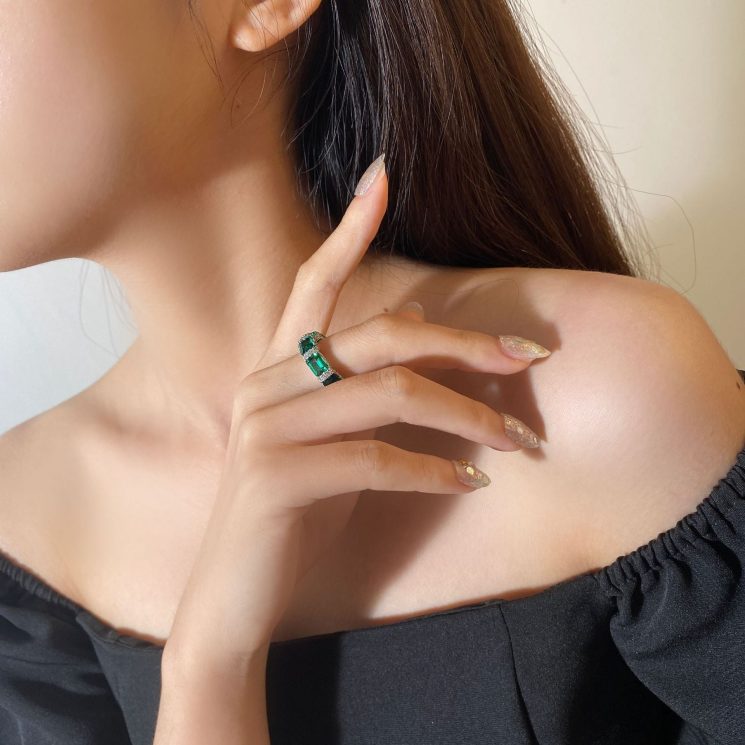 S925 Sterling Silver 1 Carat Light Luxury 5x7 Synthetic Emerald Ring for Women - Image 4