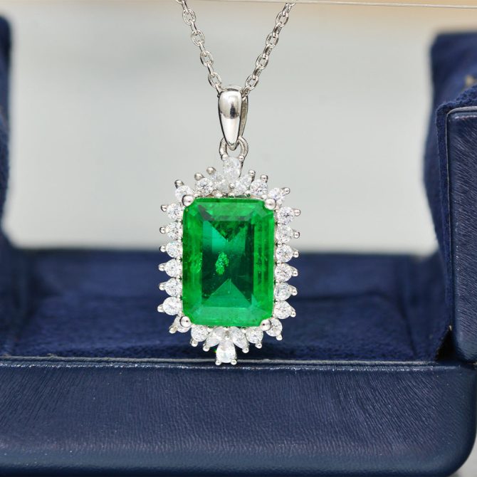 s925 silver 5 carat synthetic emerald pendant light luxury ins necklace 40+5cm - Image 2