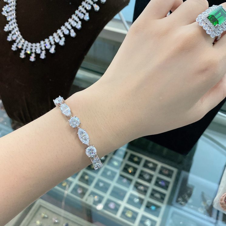 1.5ct simulation full diamond 925 silver bracelet female European and American ins style hand jewelry - Image 4