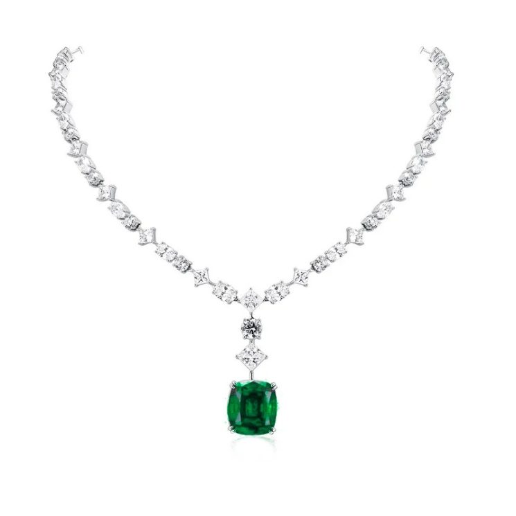 925 Silver Gold-Plated High Carbon Diamond Emerald Cushion Necklace – Elegant & Timeless Design