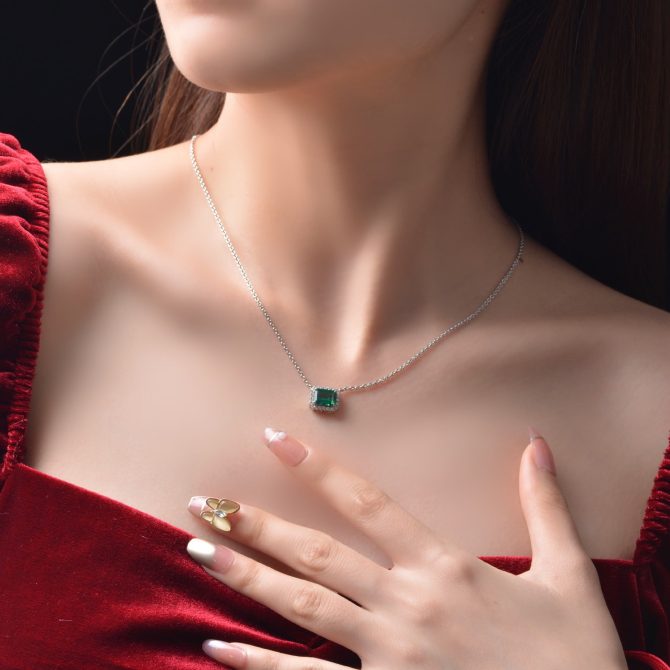 925 sterling silver 2 carat cultured emerald necklace ring European and American light luxury four-piece set - Image 2