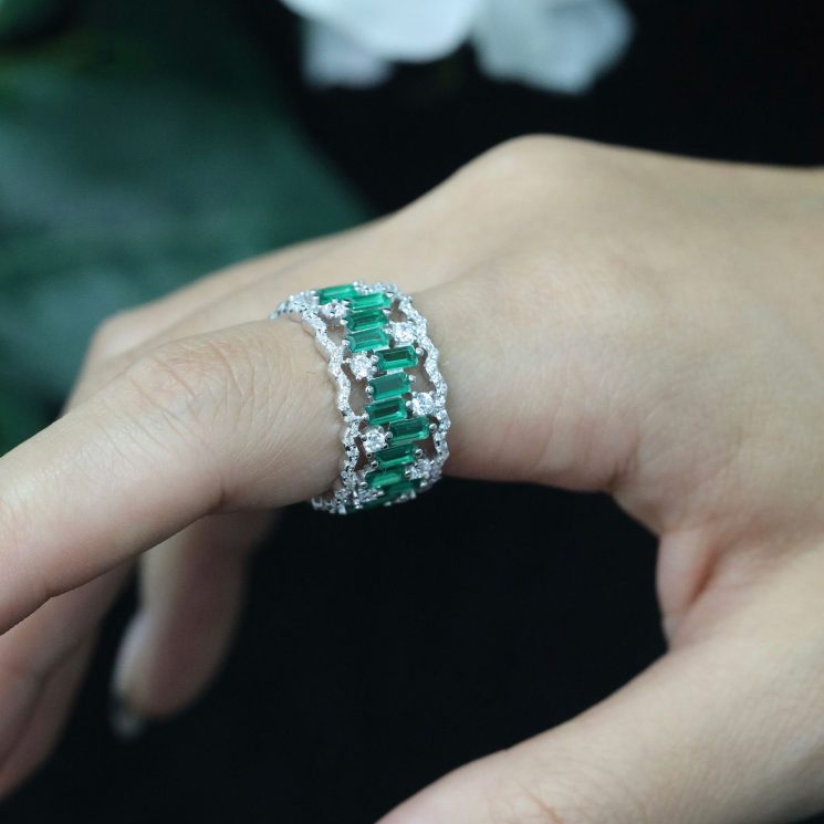 925 Silver Gold-Plated High Carbon Diamond Emerald Ring – Elegant & Luxurious Design - Image 2