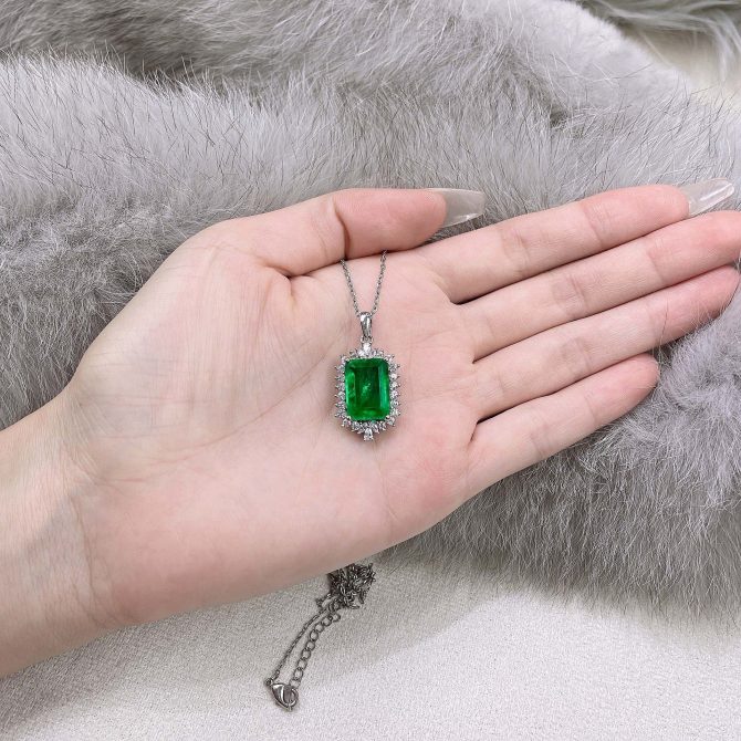 s925 silver 5 carat synthetic emerald pendant light luxury ins necklace 40+5cm - Image 3