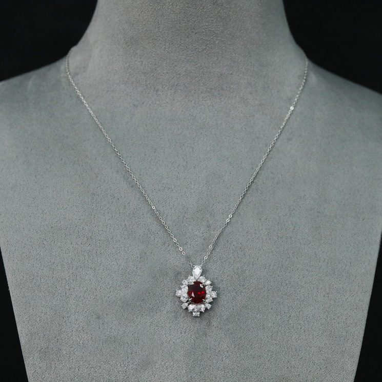 925 Silver Gold-Plated High Carbon Diamond Pigeon Blood Red 3-Carat Egg-Shaped Ruby Necklace – Luxurious & Stunning Design - Image 3