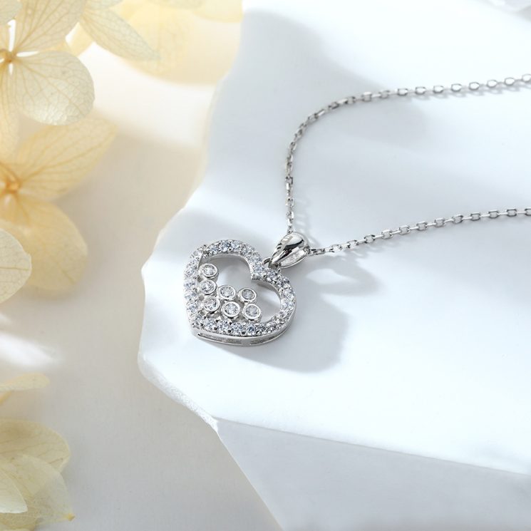 S925 Silver Heart-Shaped Pendant Necklace for Women – Romantic Love Symbol Jewelry - Image 2