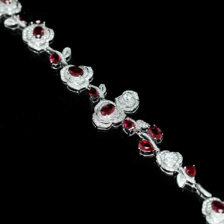 925 Silver Gold-Plated High Carbon Diamond Cultured Pigeon Blood Red Thorn Rose Bracelet - Image 3